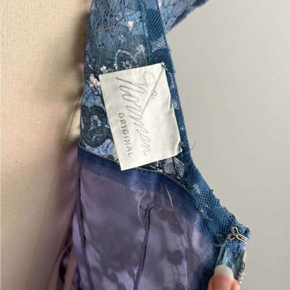 1950's French Blue Lace Wiggle Dress - Picture 7 of 7